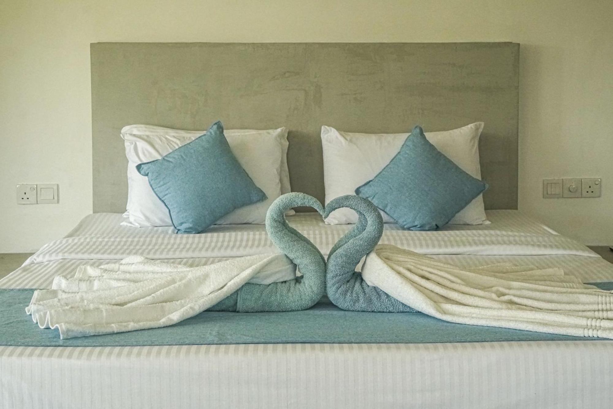 Cocos Hotel มิดิกามาอีสต์ ภายนอก รูปภาพ